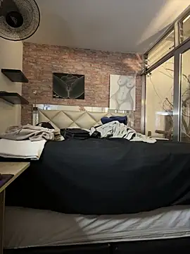 AlphaMasterXxx stripchat live cam model