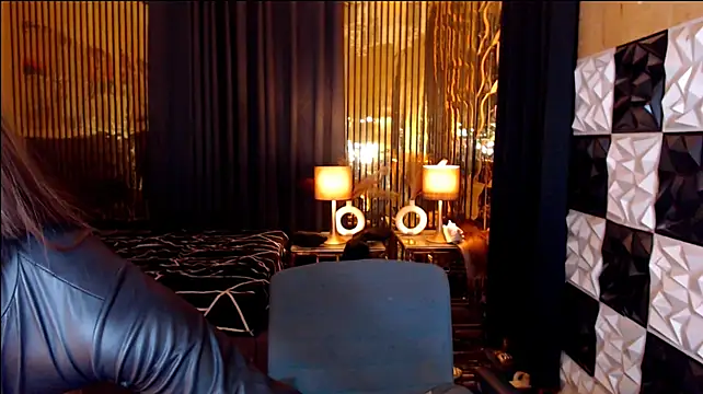 ThaliaSilvaTS stripchat live cam model