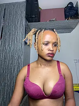 Tempting_Ebony stripchat live cam model