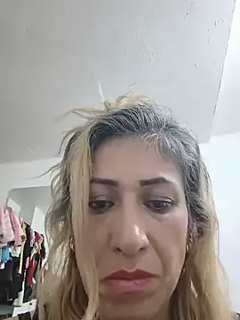 cielo-rojo stripchat live cam model