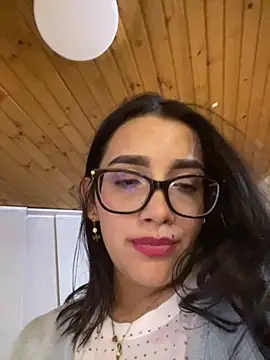 Lorein_cute18 stripchat live cam model