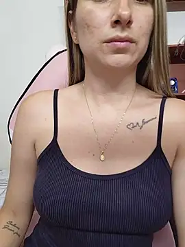 Lipzzy_sun20 stripchat live cam model
