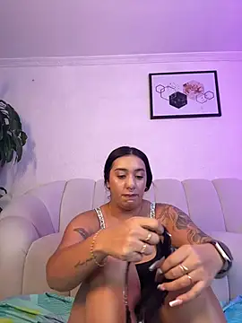 Hannahoff stripchat live cam model