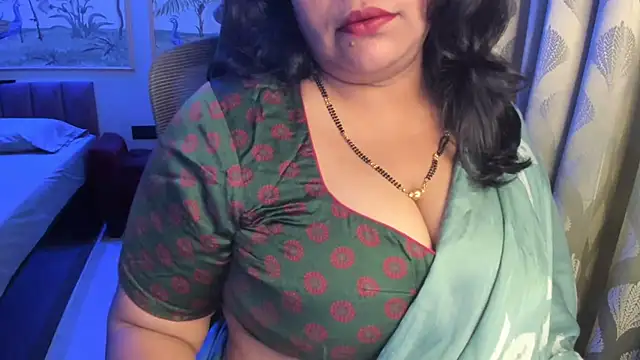 tarivishu11 stripchat live cam model