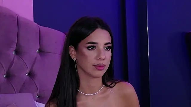 LaraKent stripchat live cam model