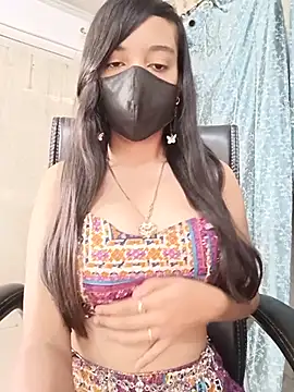 Parinaaz18 stripchat live cam model