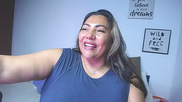 dihayara stripchat live cam model