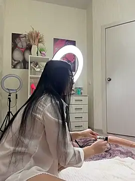 ChloeBrut stripchat live cam model