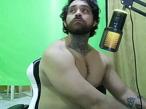 aronmiller404 stripchat live cam model
