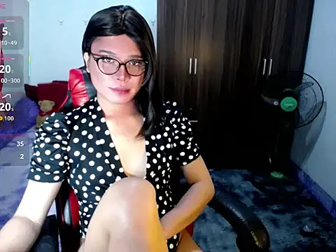 sofiathe1st stripchat live cam model