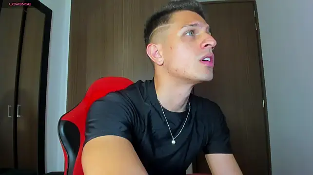 kevin_ahss stripchat live cam model