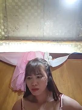 Reeoo-93 stripchat live cam model