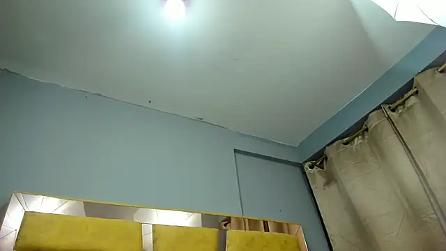 AlahiaEvanz stripchat live cam model