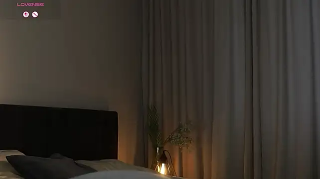 LettySlovacek stripchat live cam model