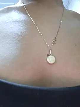Sweed-virgin-pussy stripchat live cam model