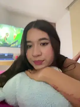 Emi_blair stripchat live cam model