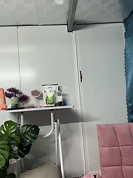Nana-19 stripchat live cam model