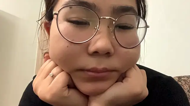 HikkoSinu stripchat live cam model