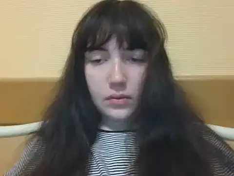 Lynylou stripchat live cam model