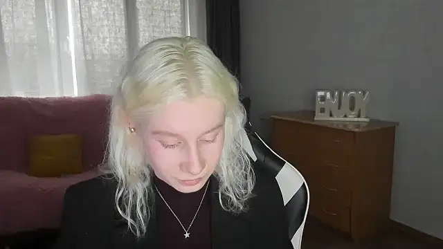 EnigmaSee stripchat live cam model