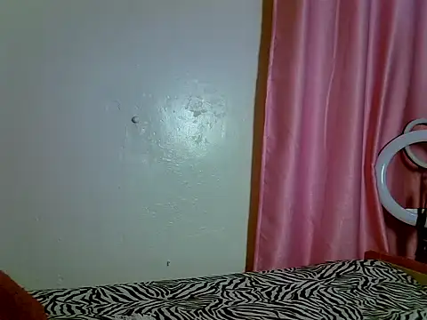 Sexxytrezzy stripchat live cam model