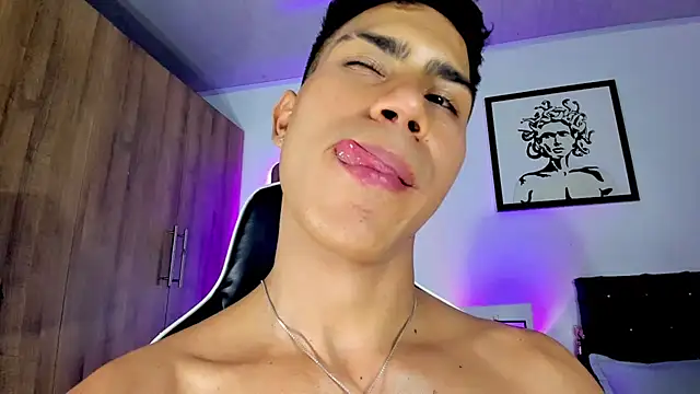 AlanNaughty stripchat live cam model