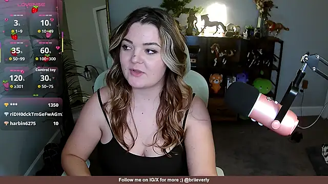 Briieverly stripchat live cam model