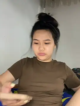 Almira6868 stripchat live cam model