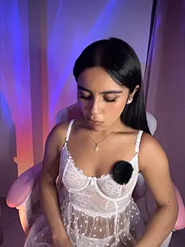 Emily-14 stripchat live cam model