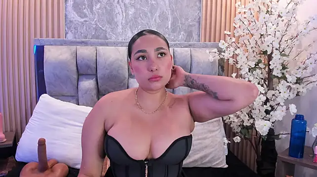 Sulay_Kim stripchat live cam model
