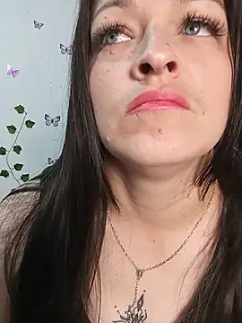 Isa_bluee stripchat live cam model