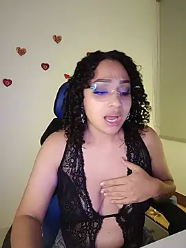 MaryMoon06 stripchat live cam model