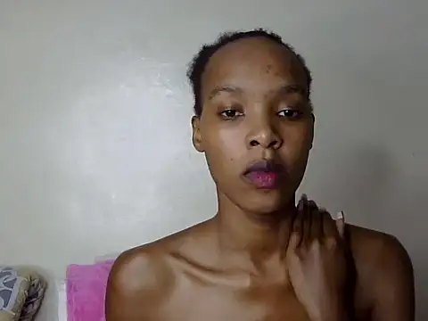 sexy_brownskin stripchat live cam model