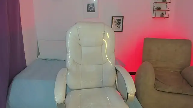 Julietta_coopers stripchat live cam model