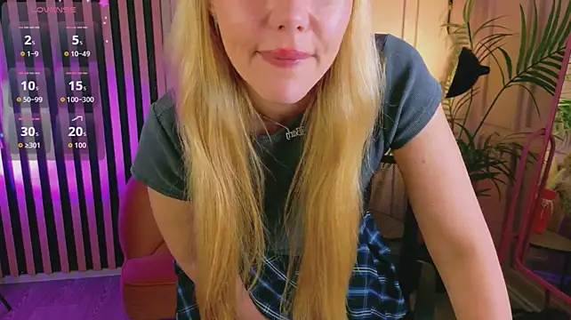 _Milla_Luna stripchat live cam model
