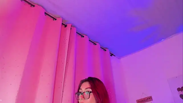 juls_blossom stripchat live cam model