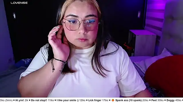 yini_angel stripchat live cam model