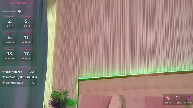 RubyValen stripchat live cam model