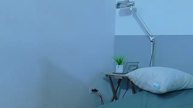 yourcuteneighbourr stripchat live cam model