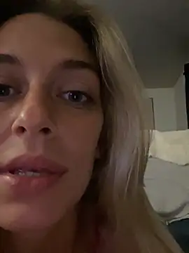 Bellalolahot stripchat live cam model