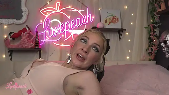 Luxe_Peach stripchat live cam model