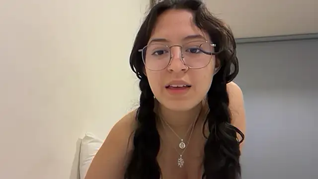 Alicatcua_ stripchat live cam model