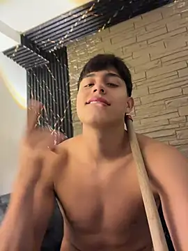 Lander_Cruz stripchat live cam model