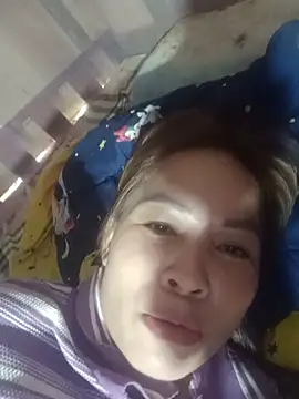 -Luni- stripchat live cam model