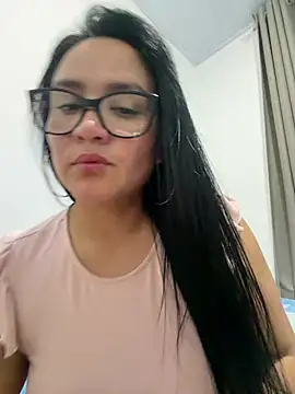 Rous69- stripchat live cam model