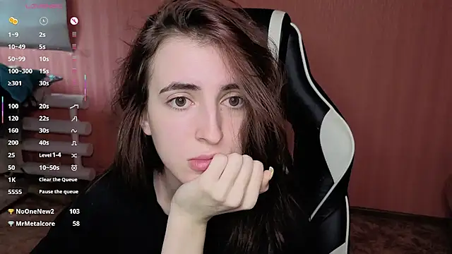 reaissss stripchat live cam model