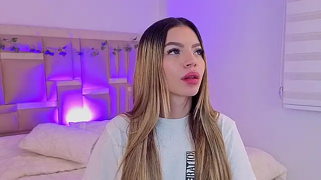 isa__leon stripchat live cam model