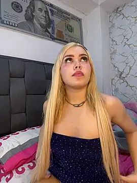 lailykiss stripchat live cam model