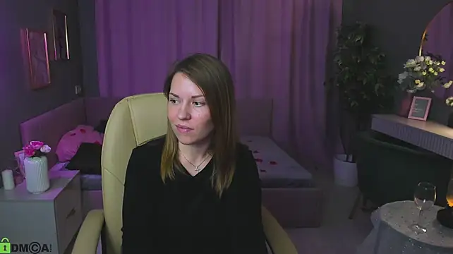 Kira_Miragee stripchat live cam model