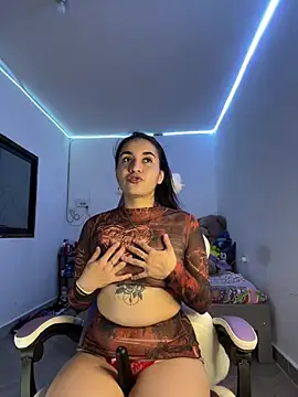 lindssysweet3 stripchat live cam model